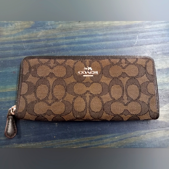 Coach pocketbook - Picture 1 of 3